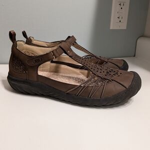 Jambu "Sahara" Mary Jane's Brown Size 9